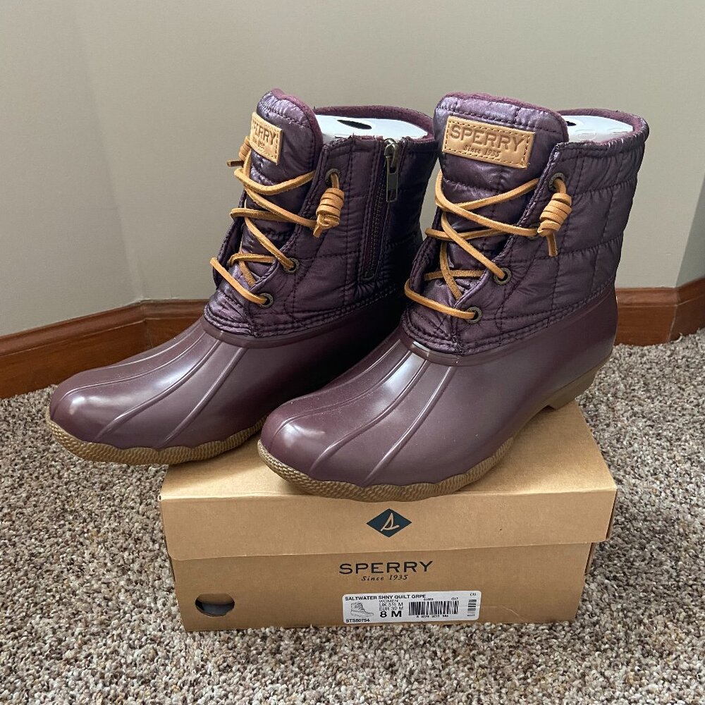 Sperry Saltwater Shiny Quilted Duck Boots - Size 8 - Burgundy - NIB